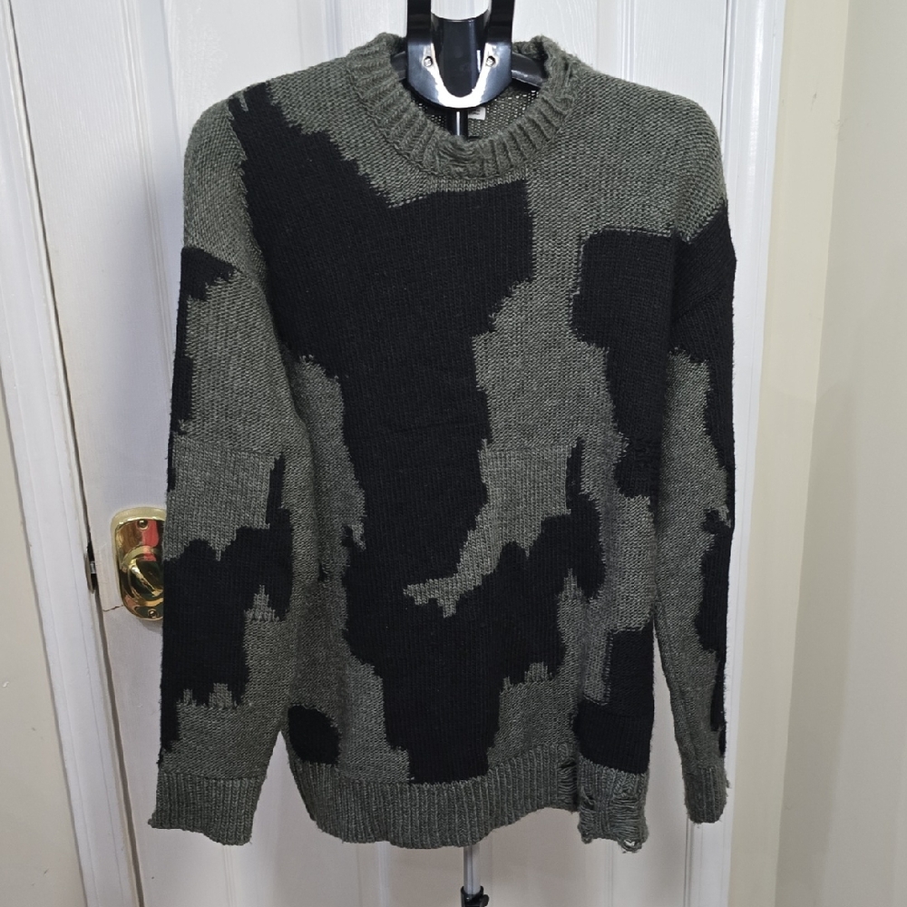 Zara Men's Black and Green Crewneck Sweatersize Large